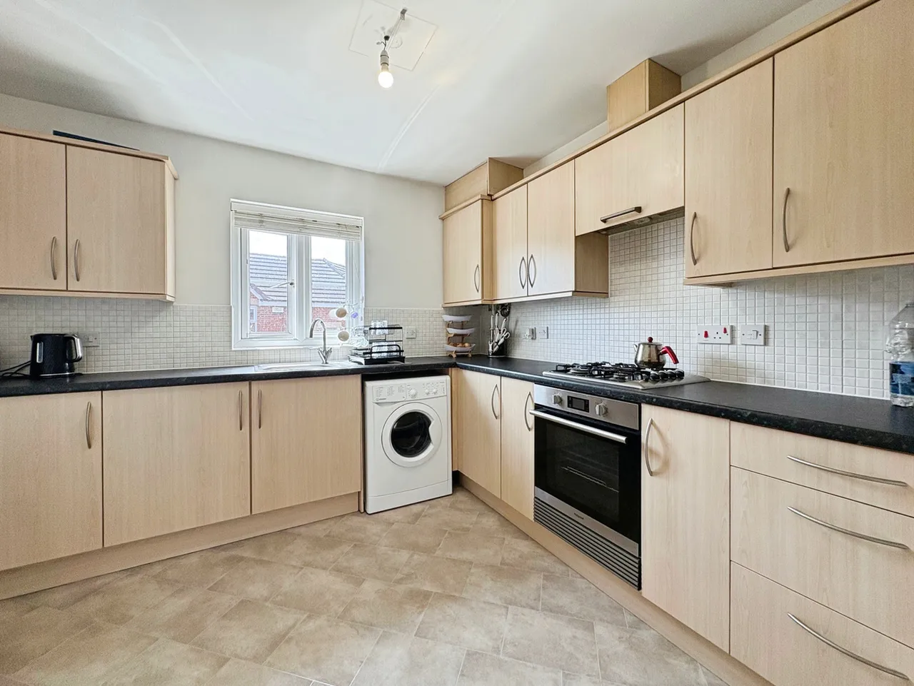Wakeford Way, Warmley, Bristol, South Gloucestershire, photo 4
