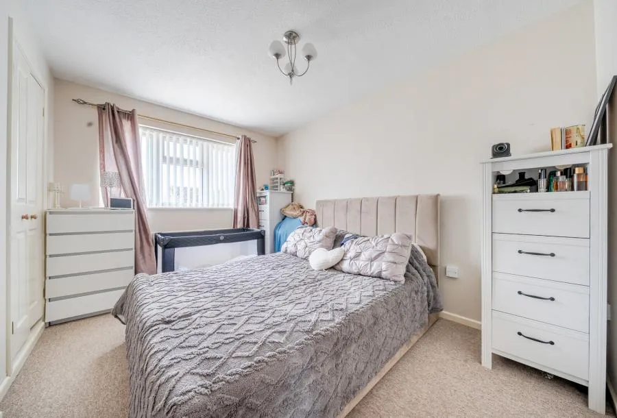 Thorney Leys, Witney, OX28, photo 8