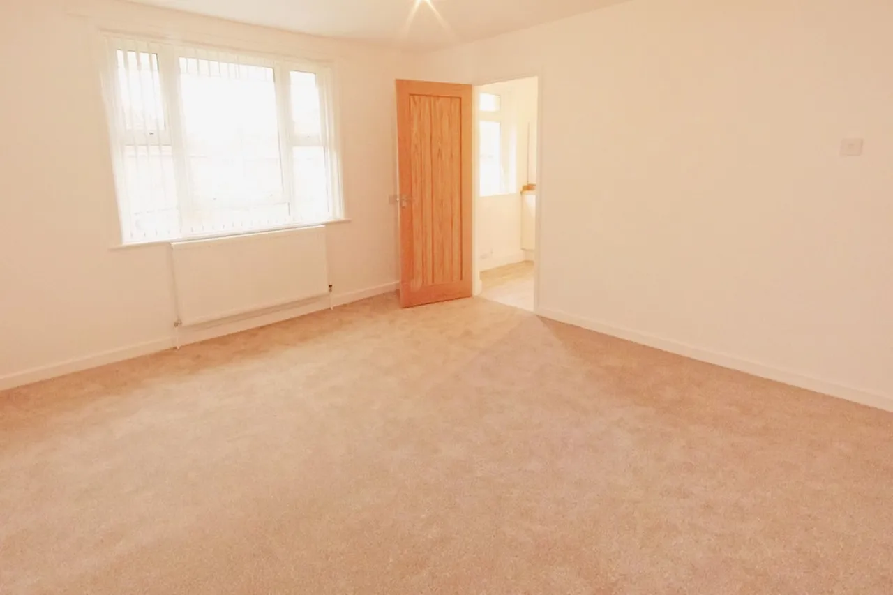 Haynes Road, Westbury, photo 7