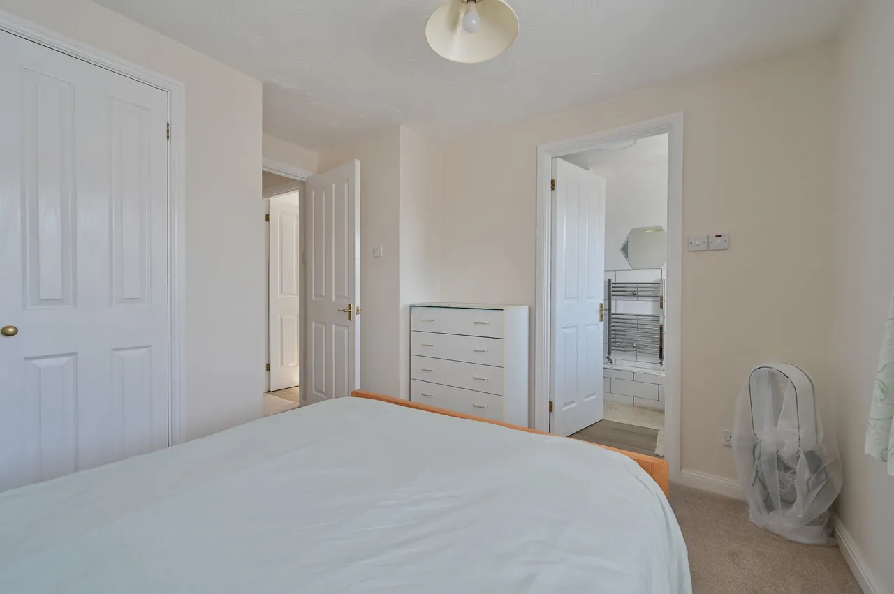 2 Brookmill Close, Oxhey Hall, photo 7