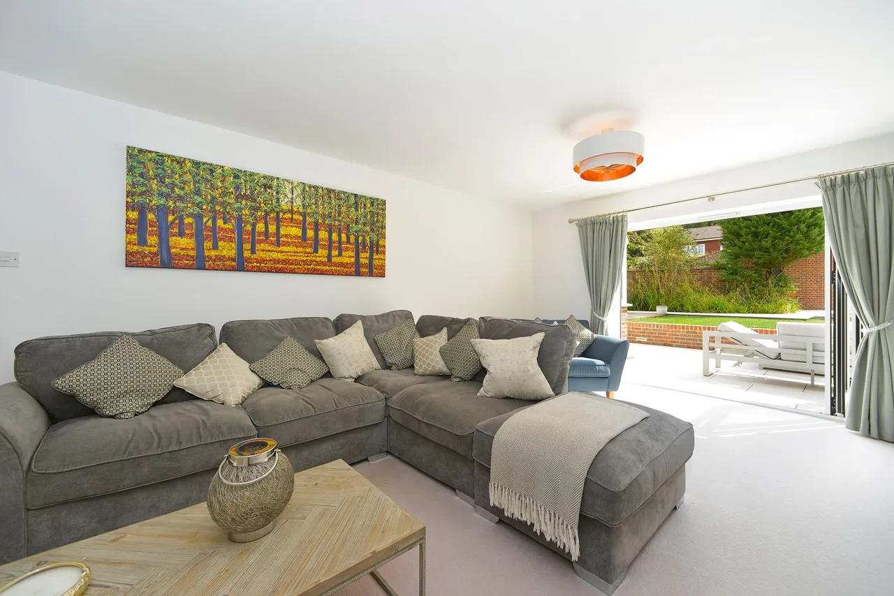Grove Close, Cranleigh, GU6, photo 24
