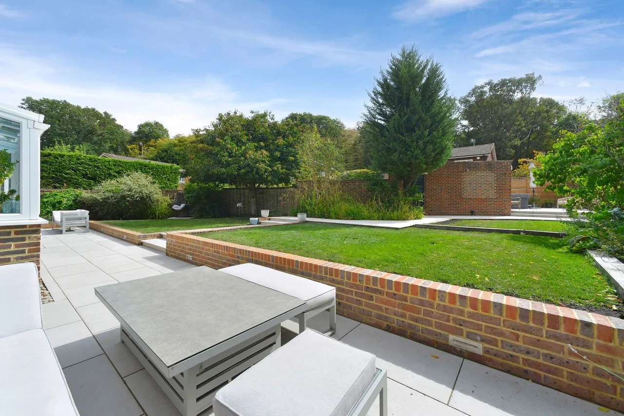 Grove Close, Cranleigh, GU6, photo 13