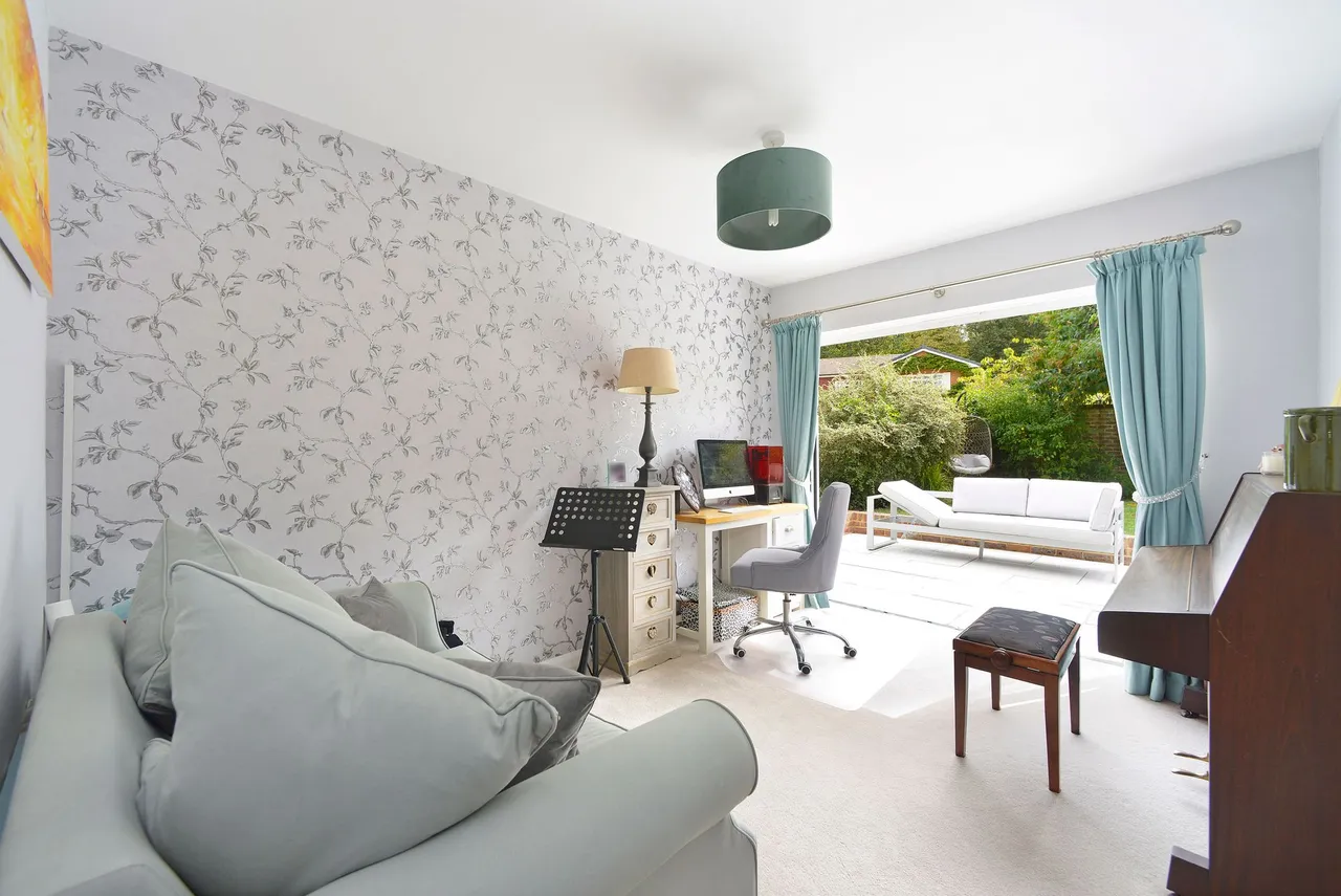 Grove Close, Cranleigh, GU6, photo 11