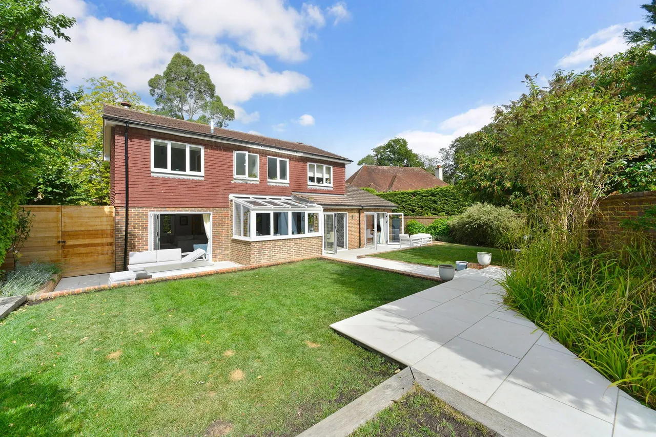 Grove Close, Cranleigh, GU6, photo 2
