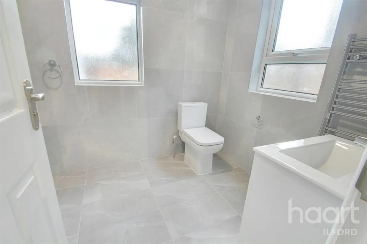 Riverdene Road, IG1, photo 5