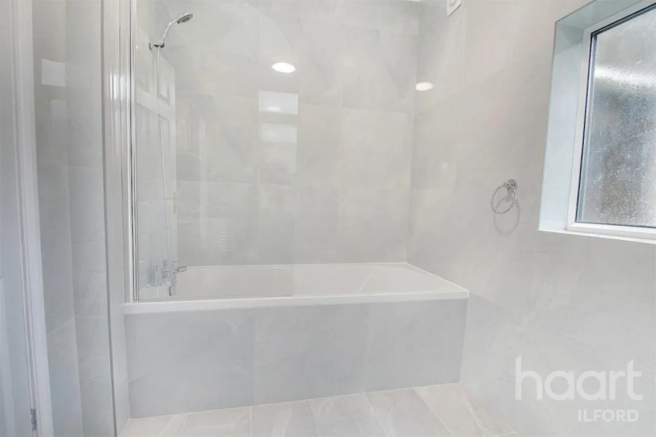 Riverdene Road, IG1, photo 4