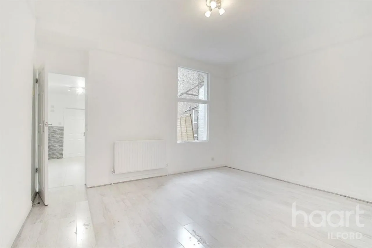 Riverdene Road, IG1, photo 7