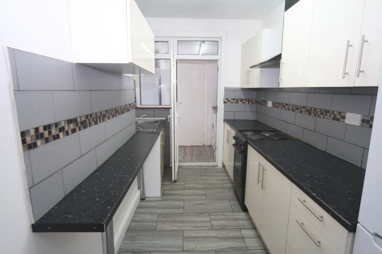 Allenby Road, Southall, UB1, photo 4