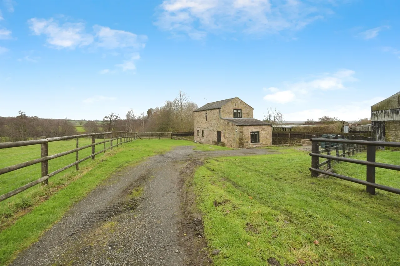2 bed house for sale — Moorwood Moor, South Wingfield, Alfreton