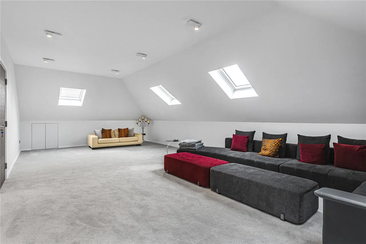 Brookmans Avenue, Brookmans Park, Hertfordshire, AL9 7QJ, photo 19