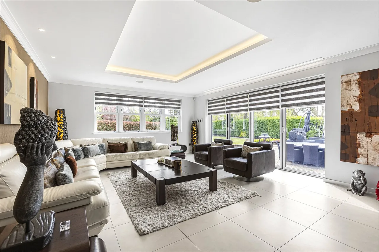 Brookmans Avenue, Brookmans Park, Hertfordshire, AL9 7QJ, photo 4