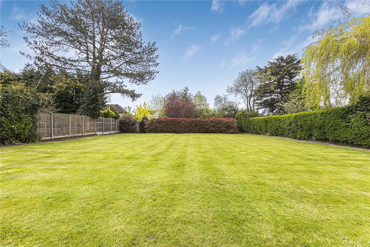 Brookmans Avenue, Brookmans Park, Hertfordshire, AL9 7QJ, photo 23