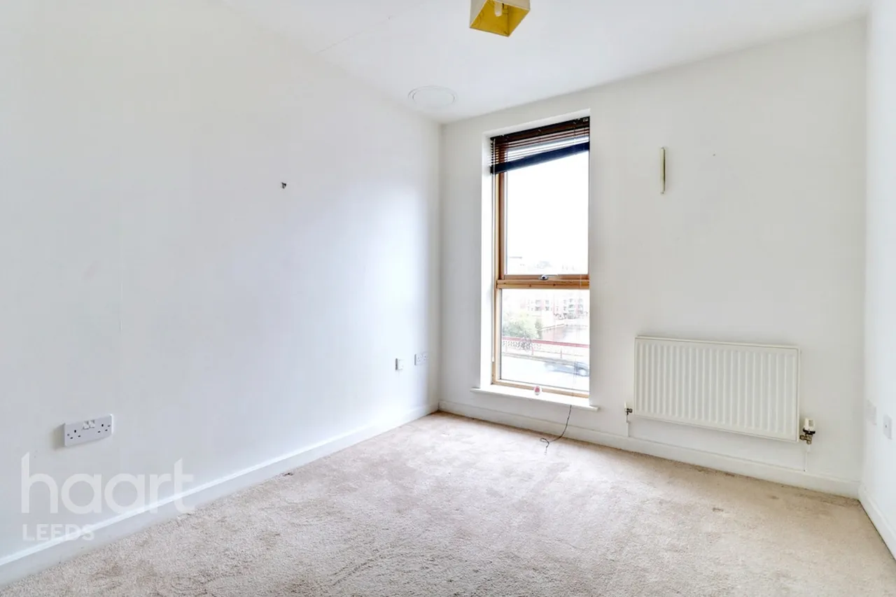 Bowman Lane, Leeds, LS10, photo 4