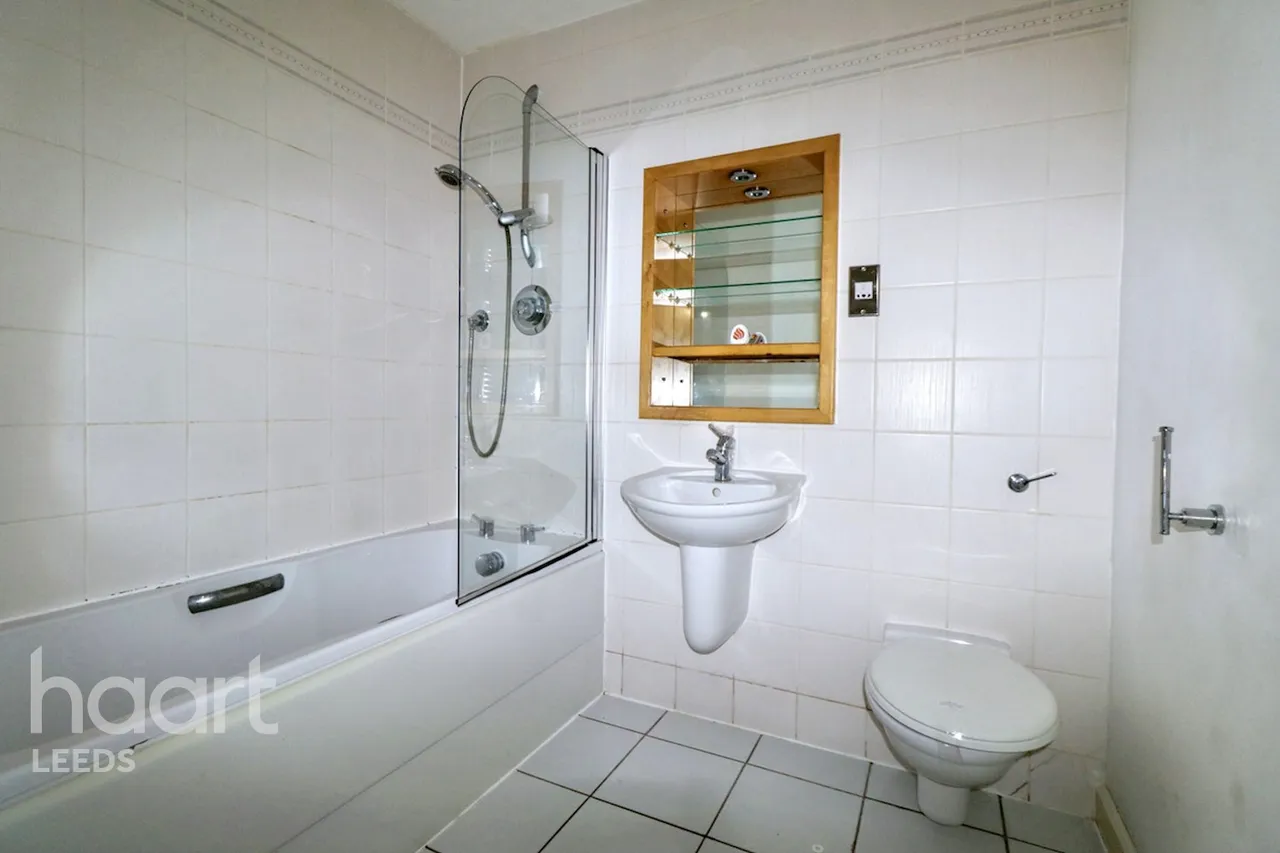 Bowman Lane, Leeds, LS10, photo 7