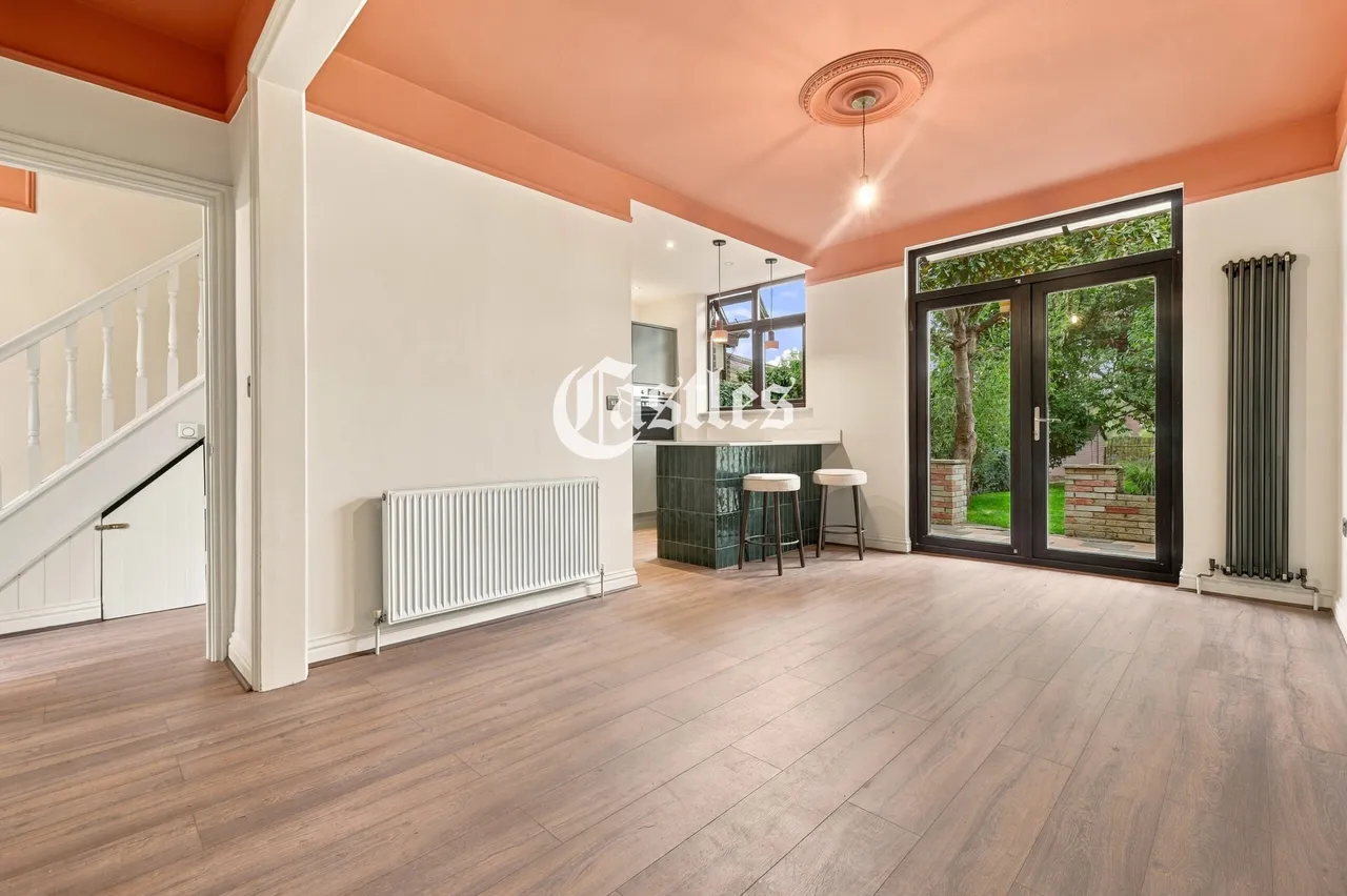 Great Cambridge Road, London, N17, photo 2