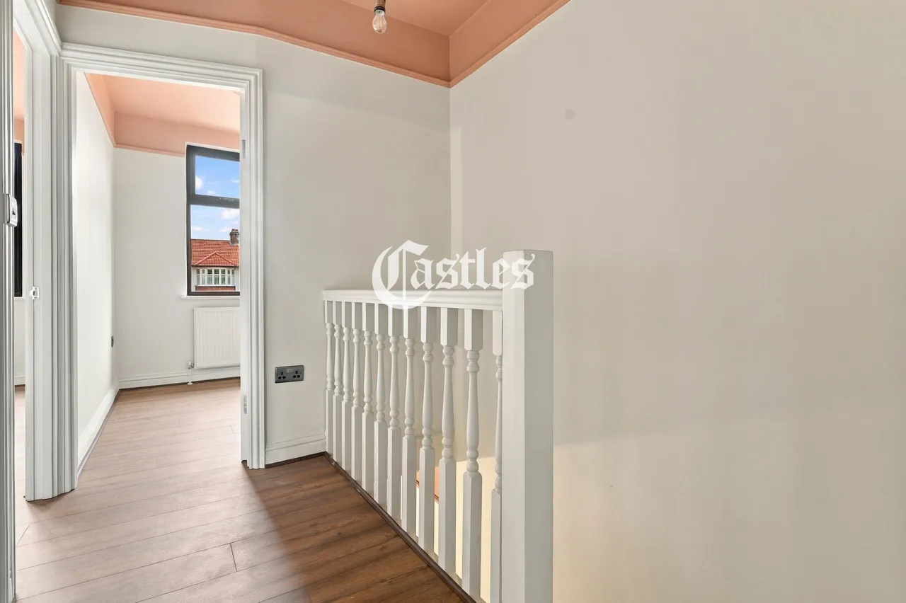 Great Cambridge Road, London, N17, photo 13