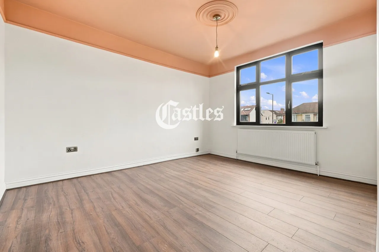Great Cambridge Road, London, N17, photo 16