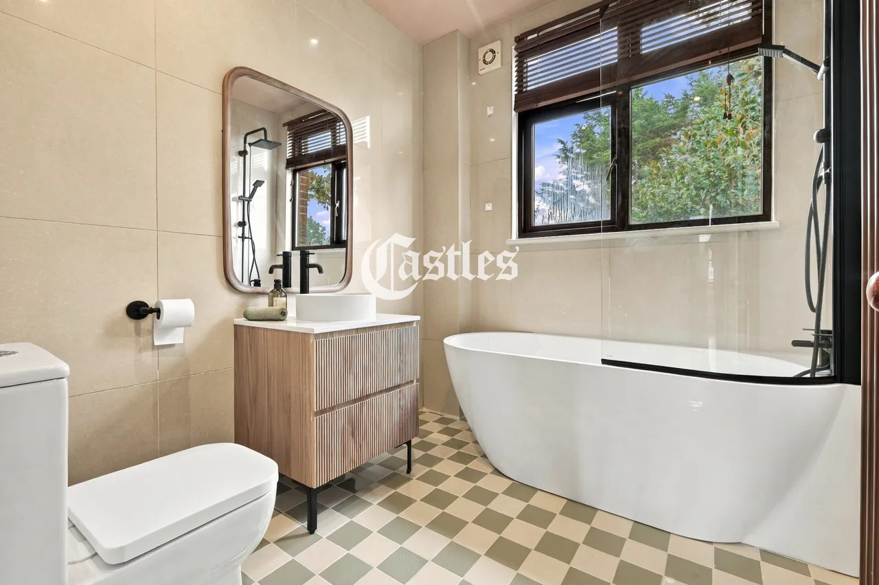 Great Cambridge Road, London, N17, photo 15