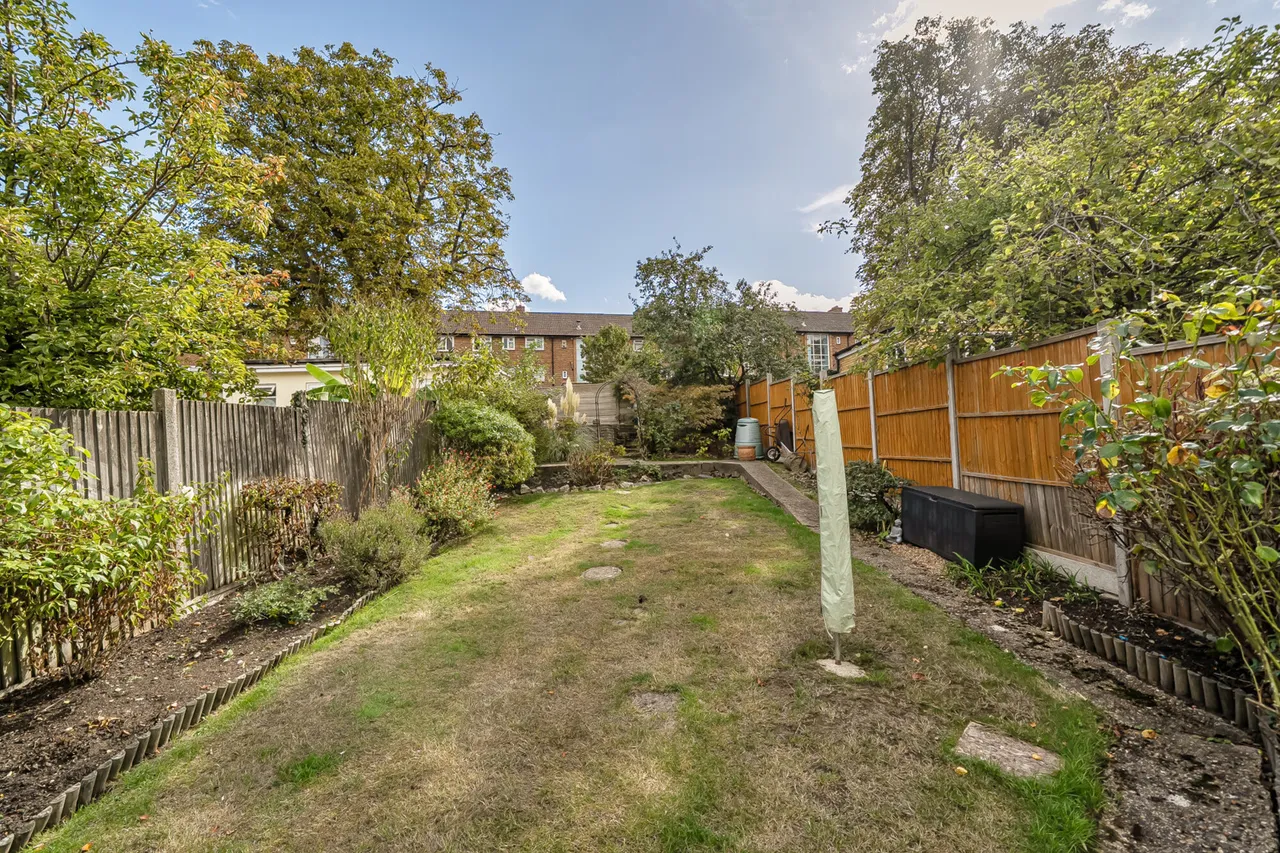 The Heights, Northolt, UB5, photo 10