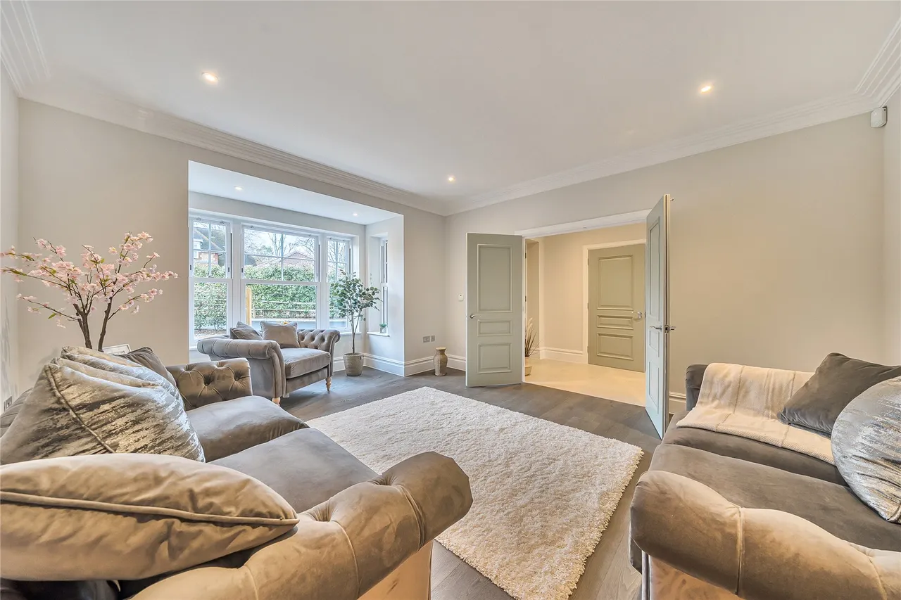 Bennett Way, West Clandon, GU4, photo 4