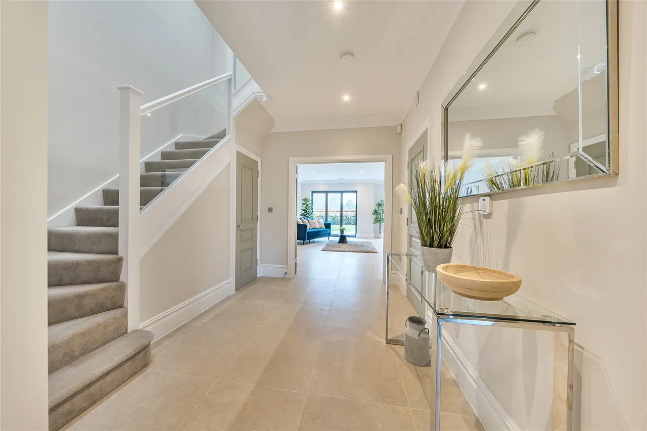 Bennett Way, West Clandon, GU4, photo 11
