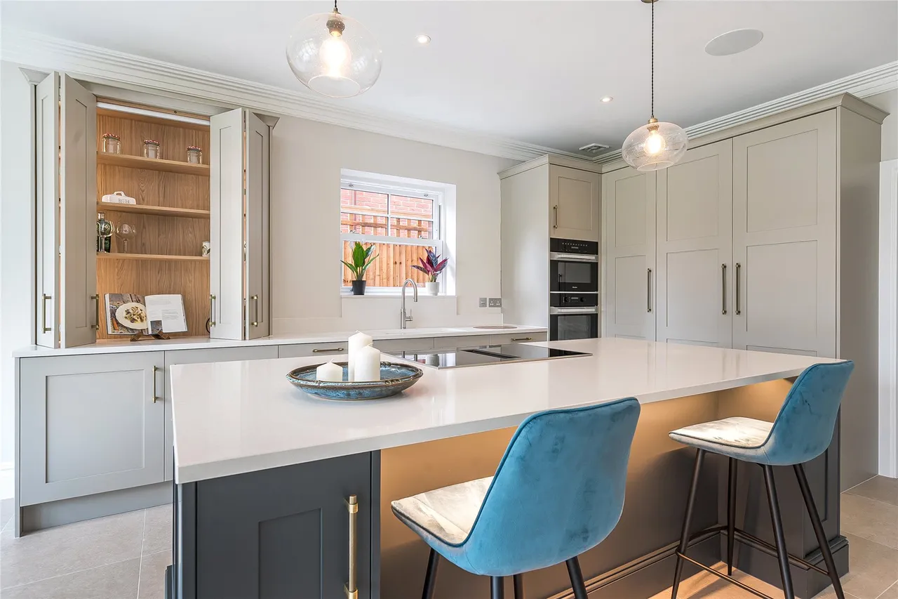 Bennett Way, West Clandon, GU4, photo 8