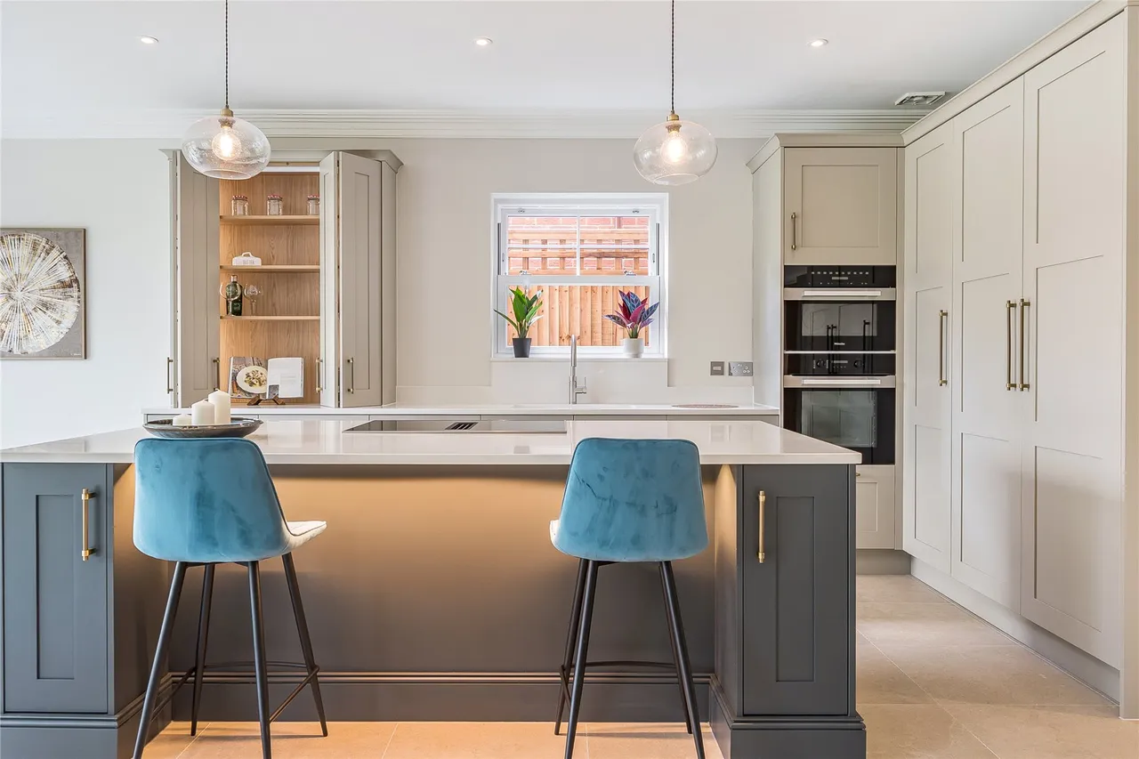 Bennett Way, West Clandon, GU4, photo 7