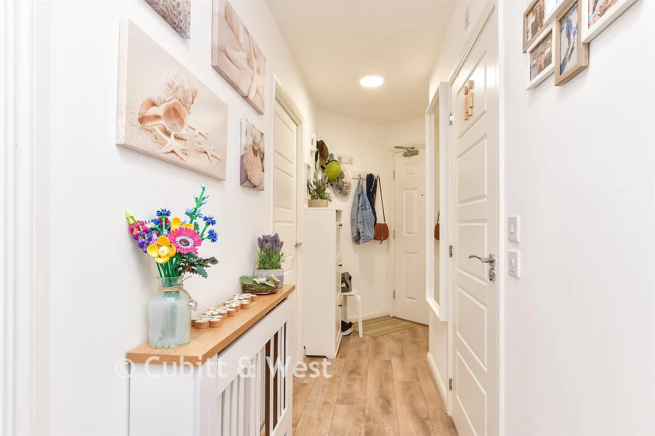 Cambrian Way, Tarring, BN13, photo 3