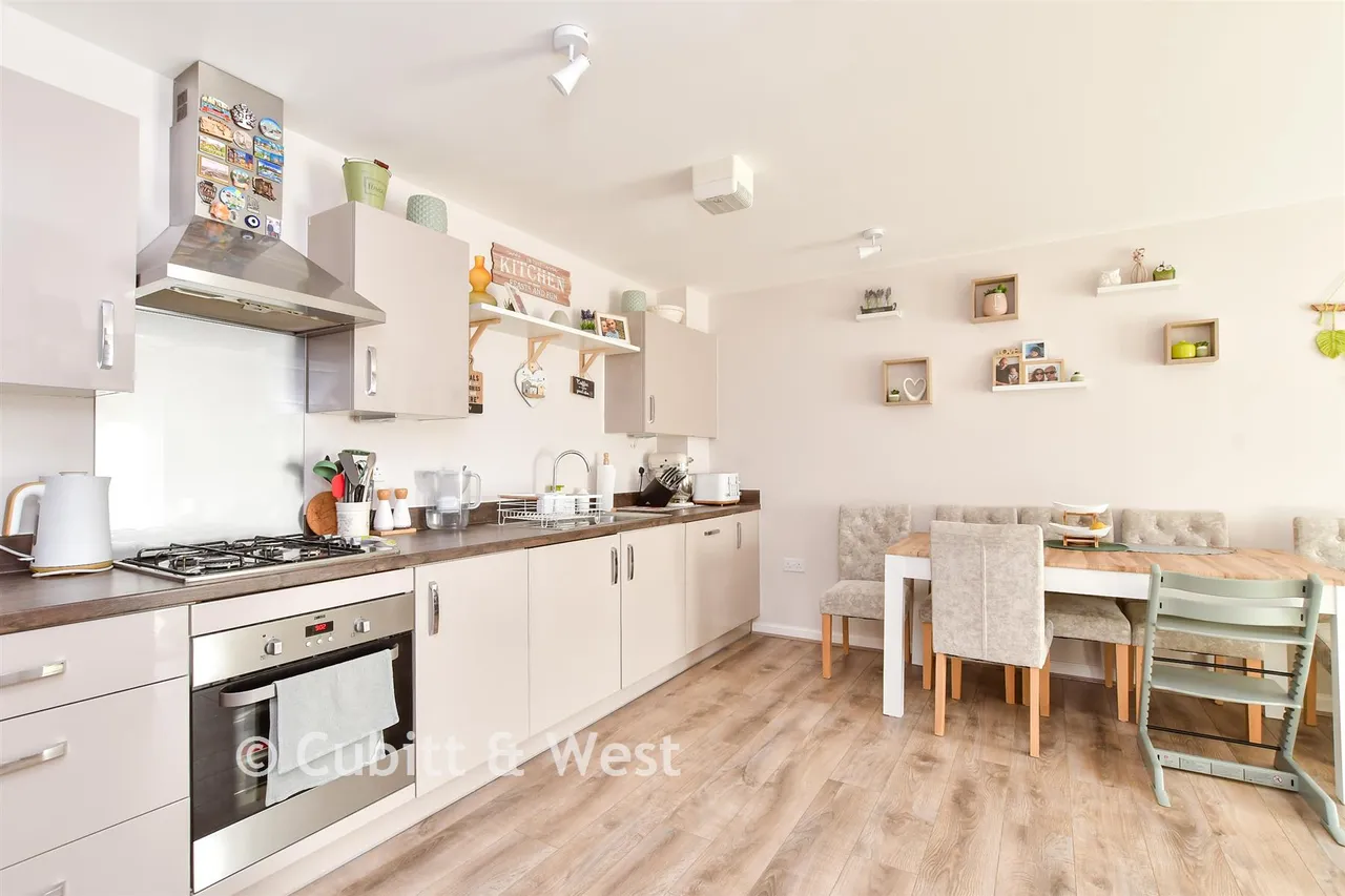 Cambrian Way, Tarring, BN13, photo 5
