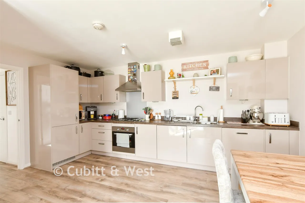 Cambrian Way, Tarring, BN13, photo 4