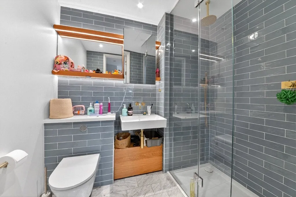 Brent Way, Brentford, TW8, photo 14