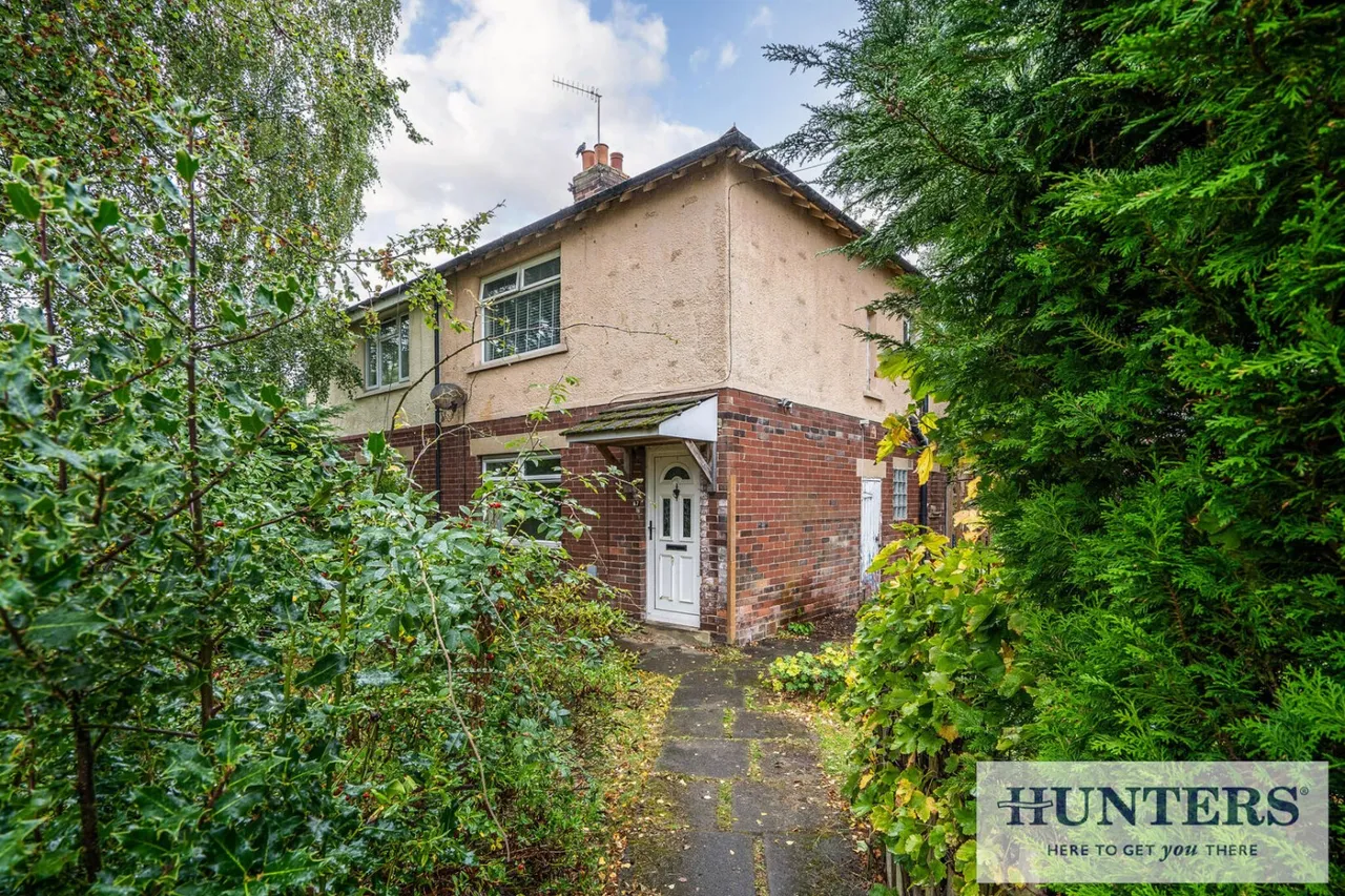 2 bed house for sale, Henshaw Avenue, Yeadon, LS19