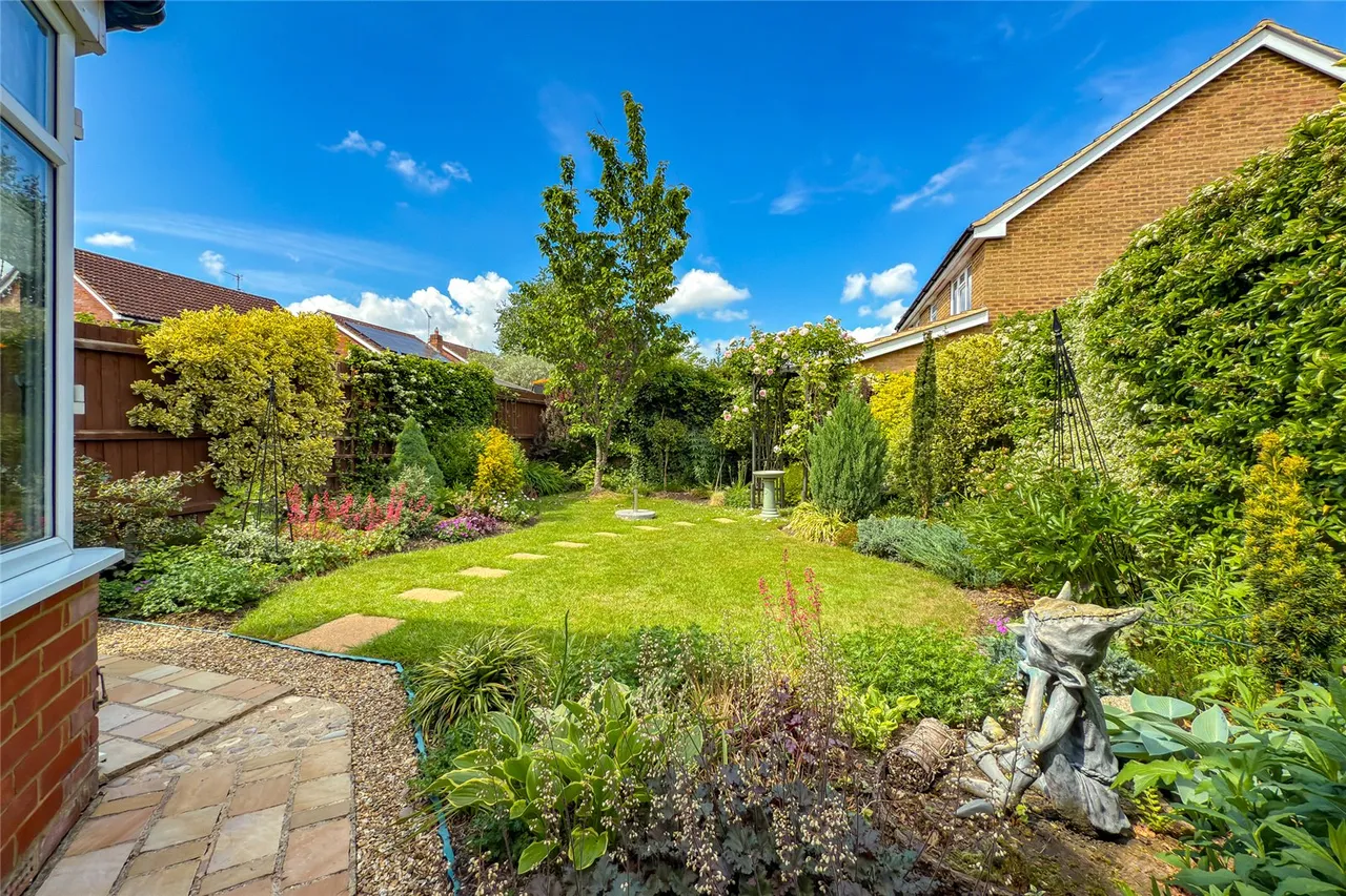 Puddingstone Drive, St. Albans, Hertfordshire, AL4 0GY, photo 9