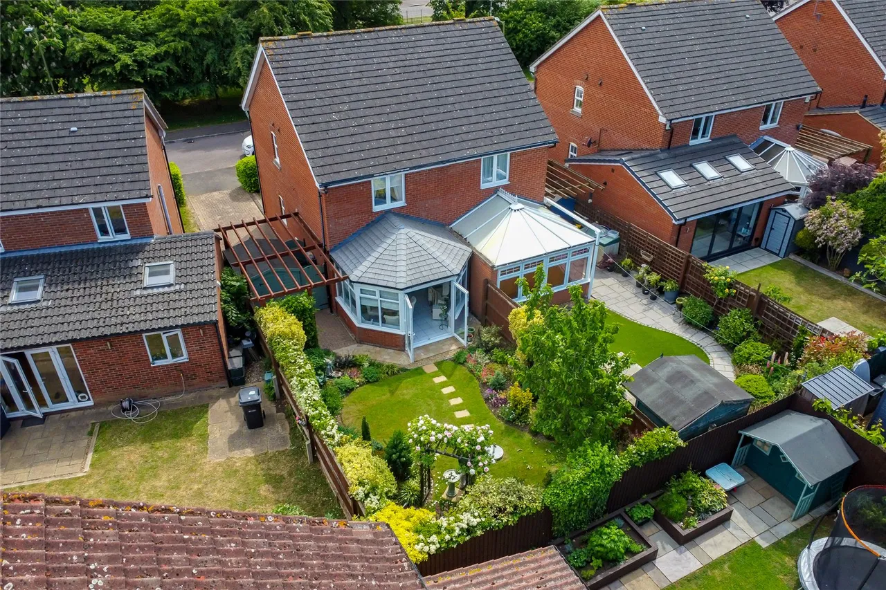 Puddingstone Drive, St. Albans, Hertfordshire, AL4 0GY, photo 12