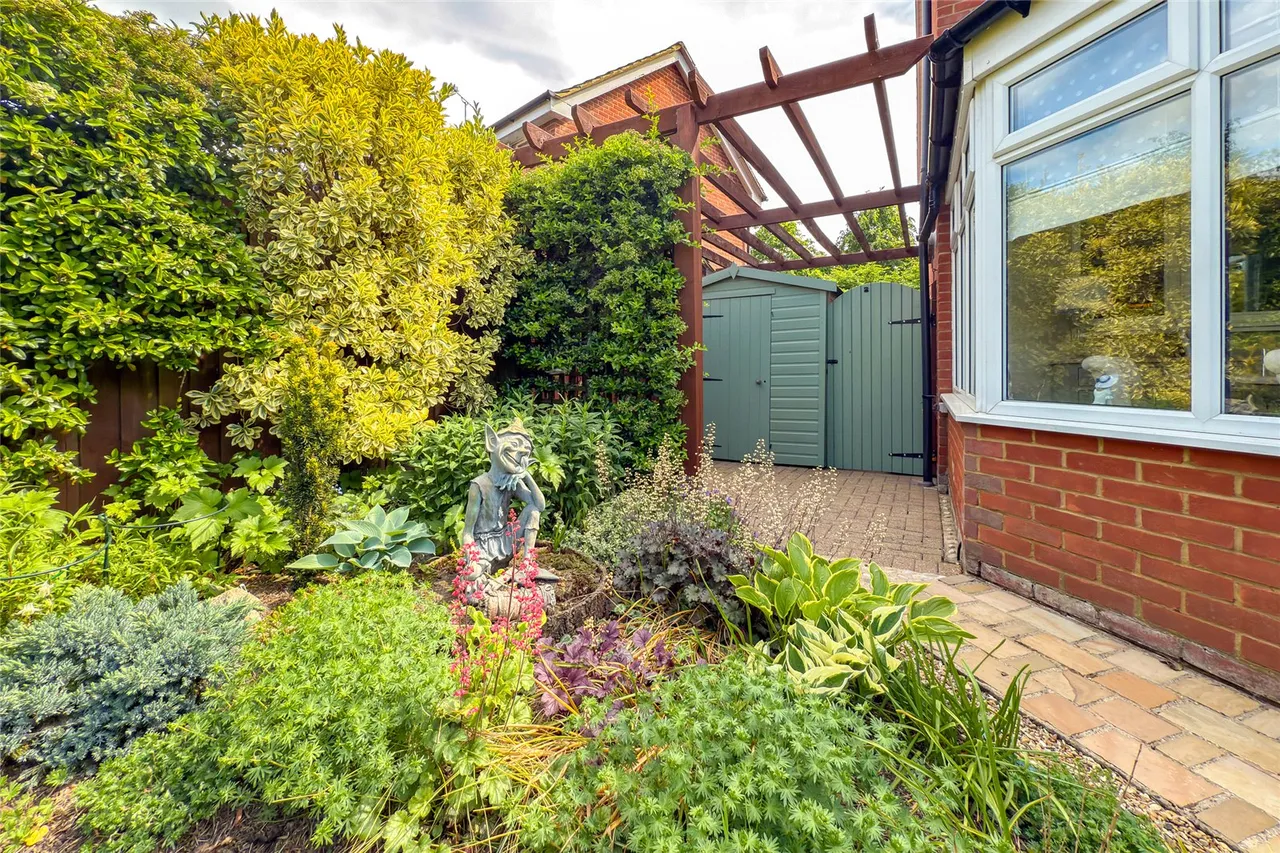 Puddingstone Drive, St. Albans, Hertfordshire, AL4 0GY, photo 11