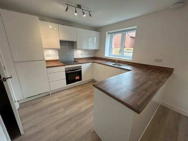 4 bed property to rent, Stonemason Way, Peterborough, PE4