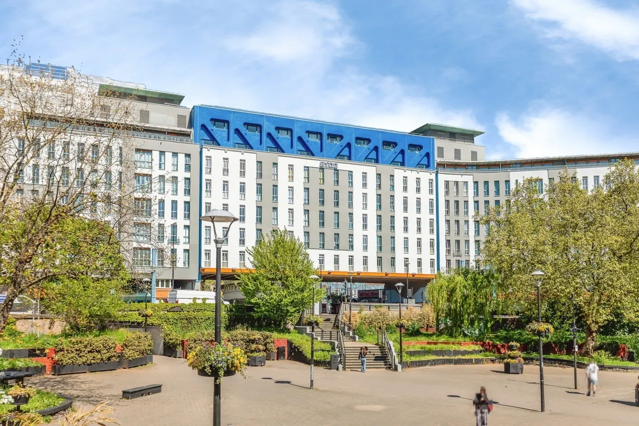 1 bed flat for sale, St. James Barton, Bristol, BS1