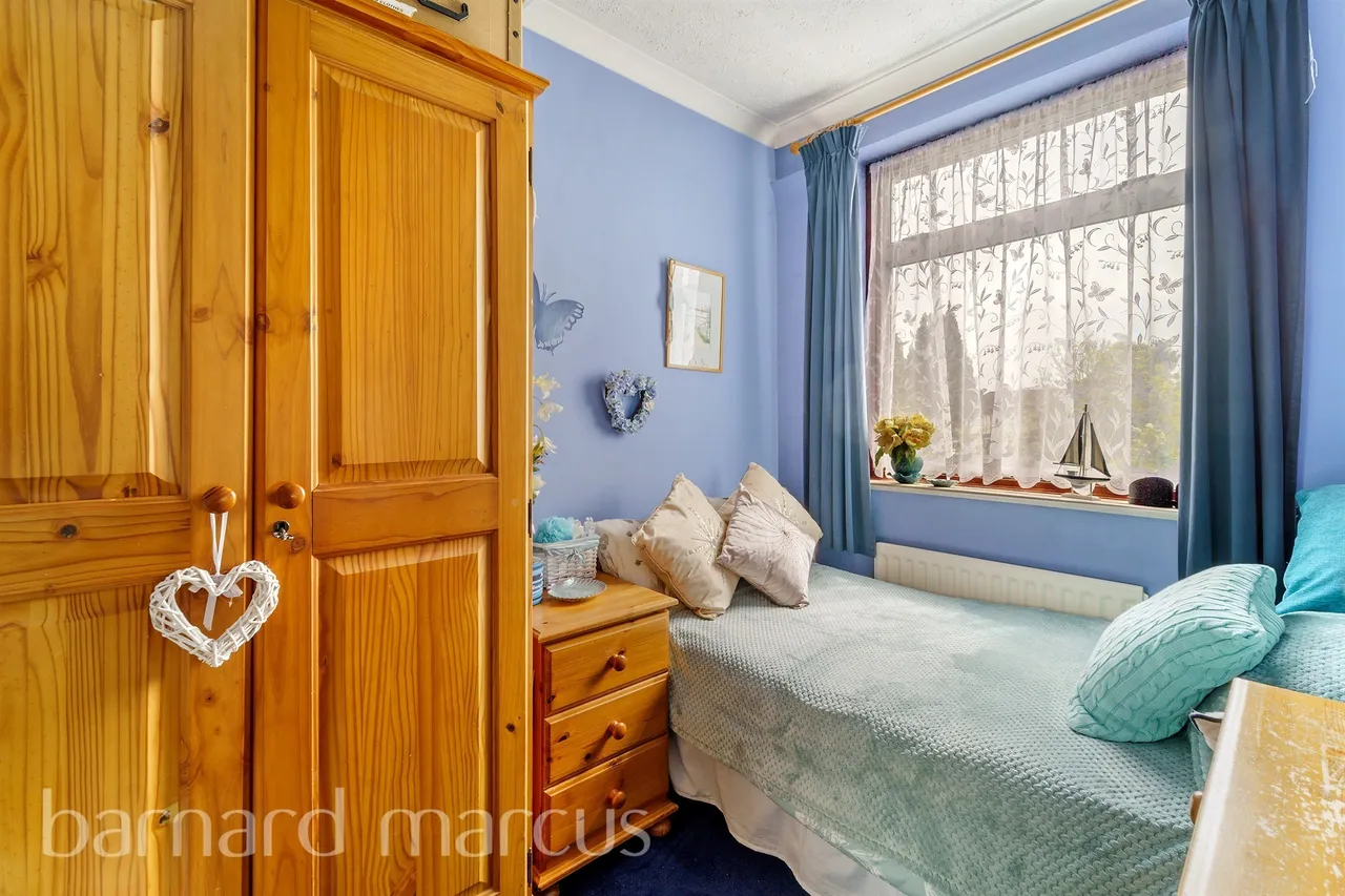 Hounslow Road, Hanworth, FELTHAM, photo 9