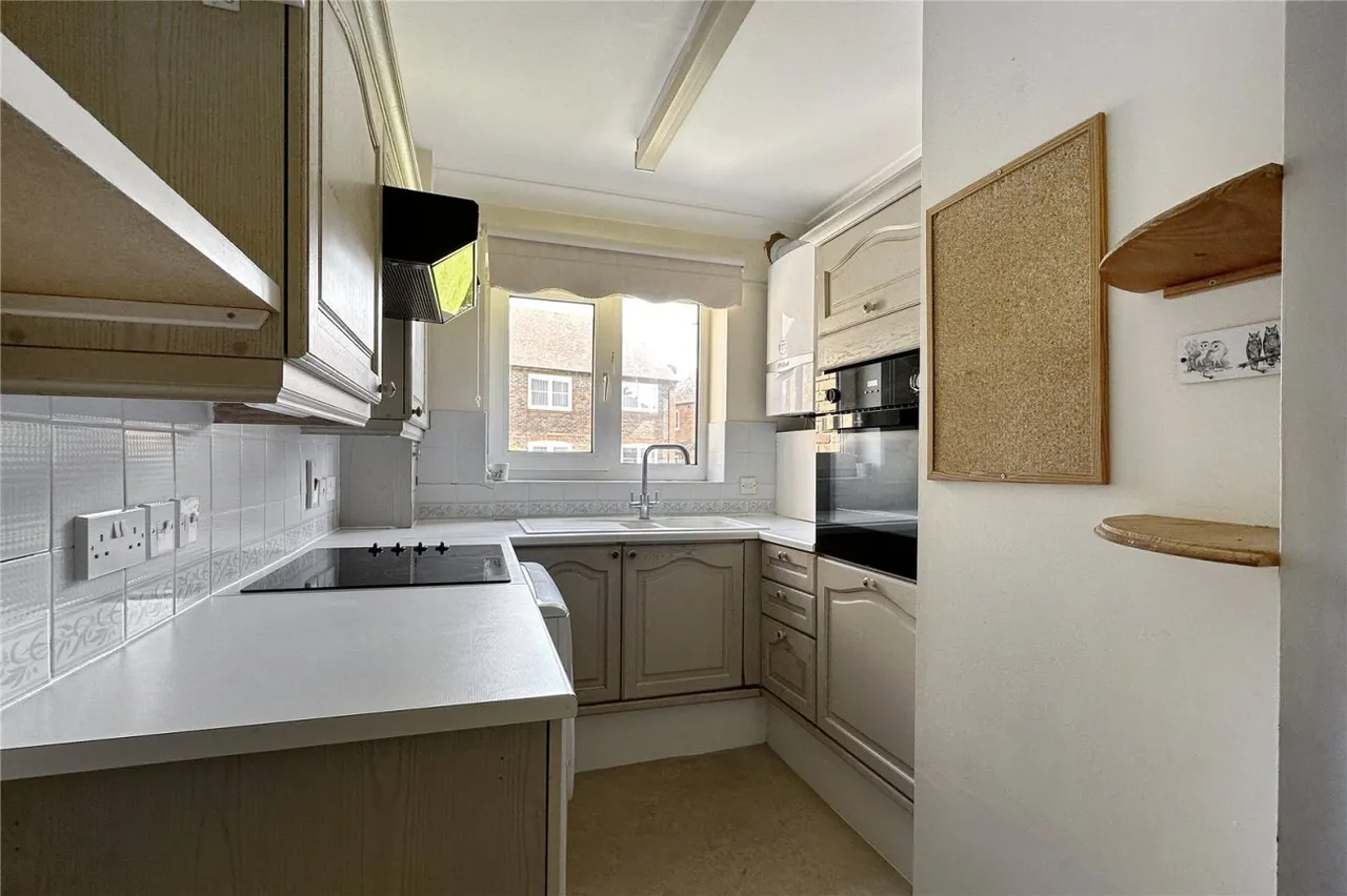Rustington, Littlehampton, BN16, photo 2