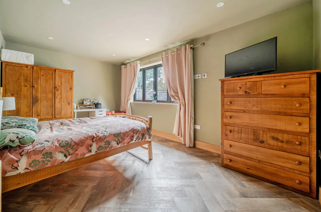 Priors Hill Lane, Bursledon, SO31, photo 14