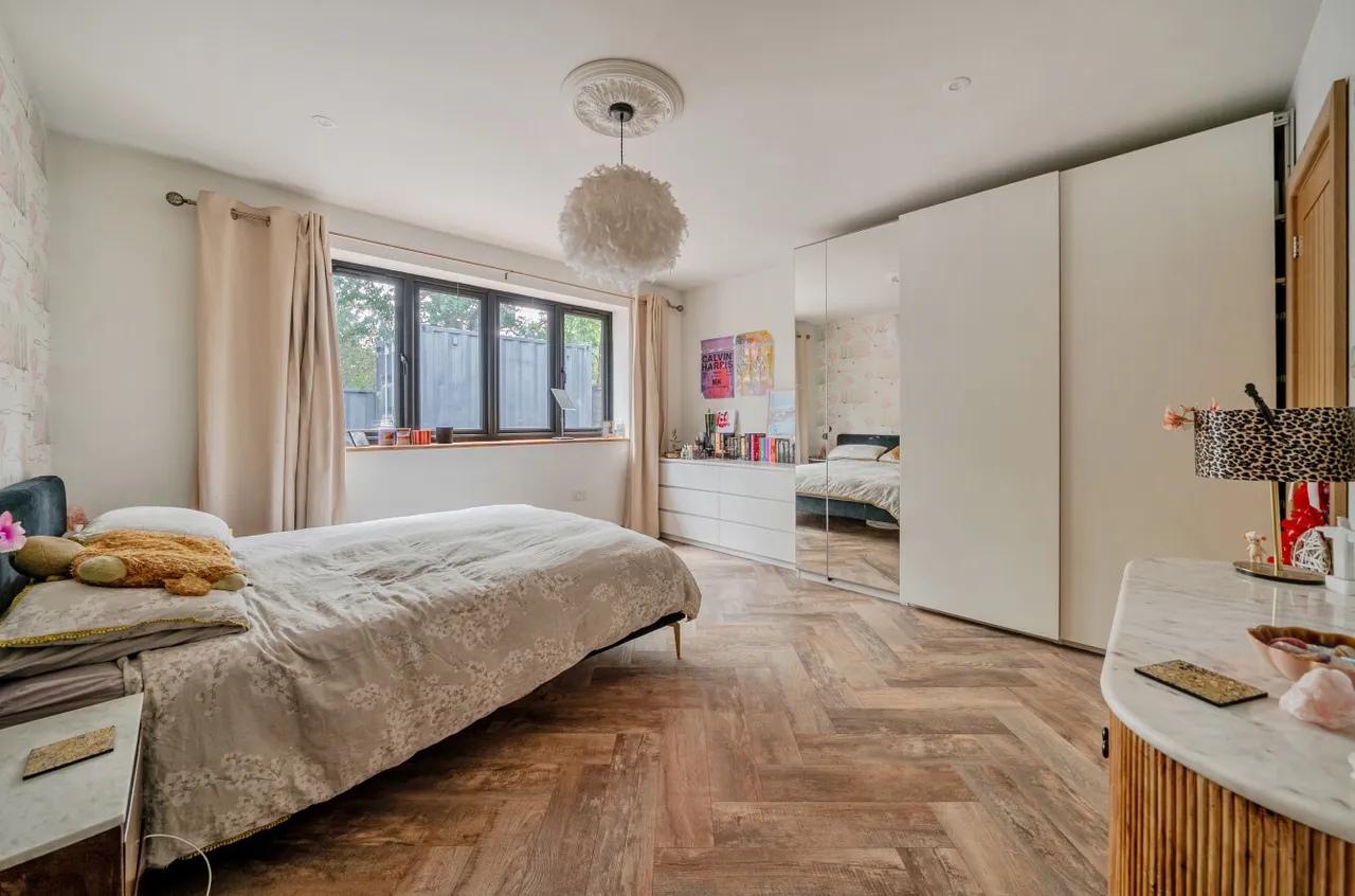 Priors Hill Lane, Bursledon, SO31, photo 12