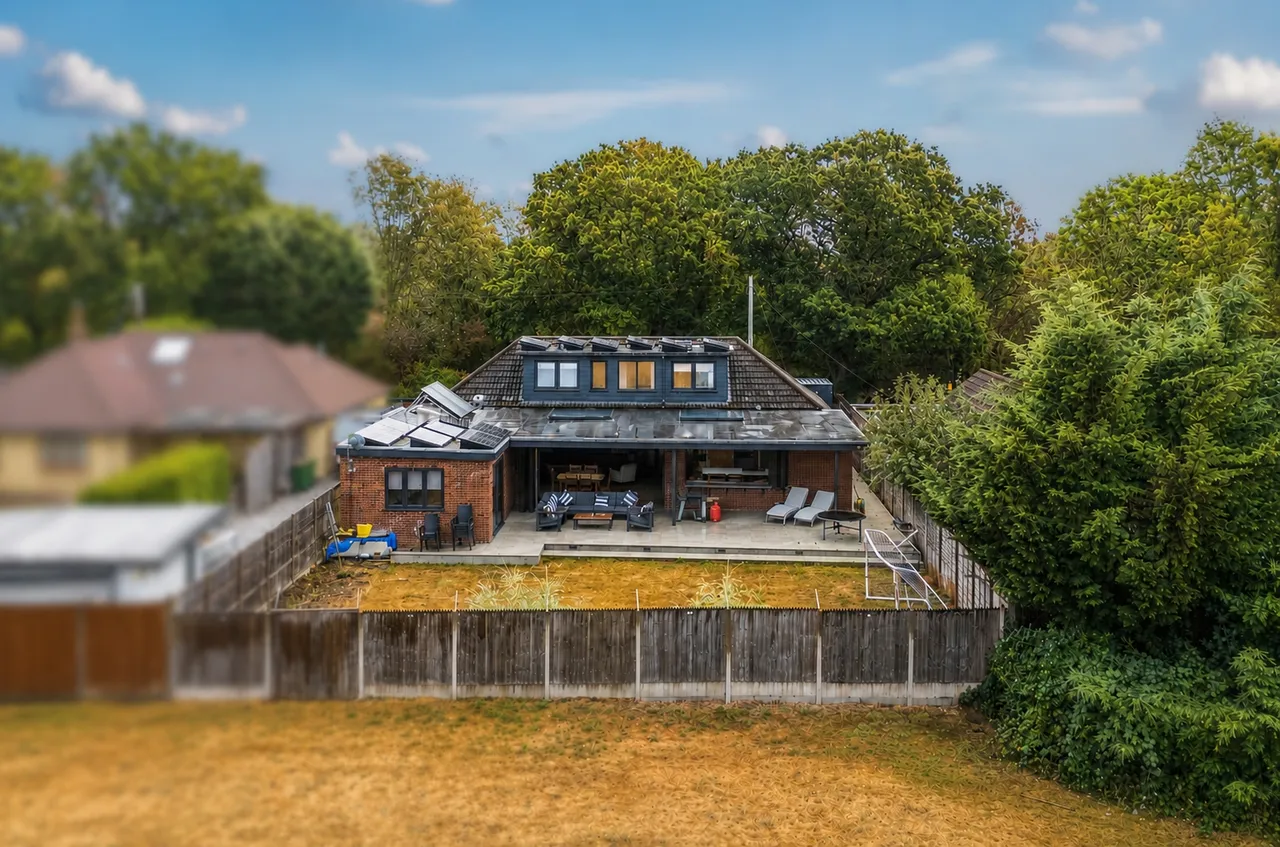 Priors Hill Lane, Bursledon, SO31, photo 11