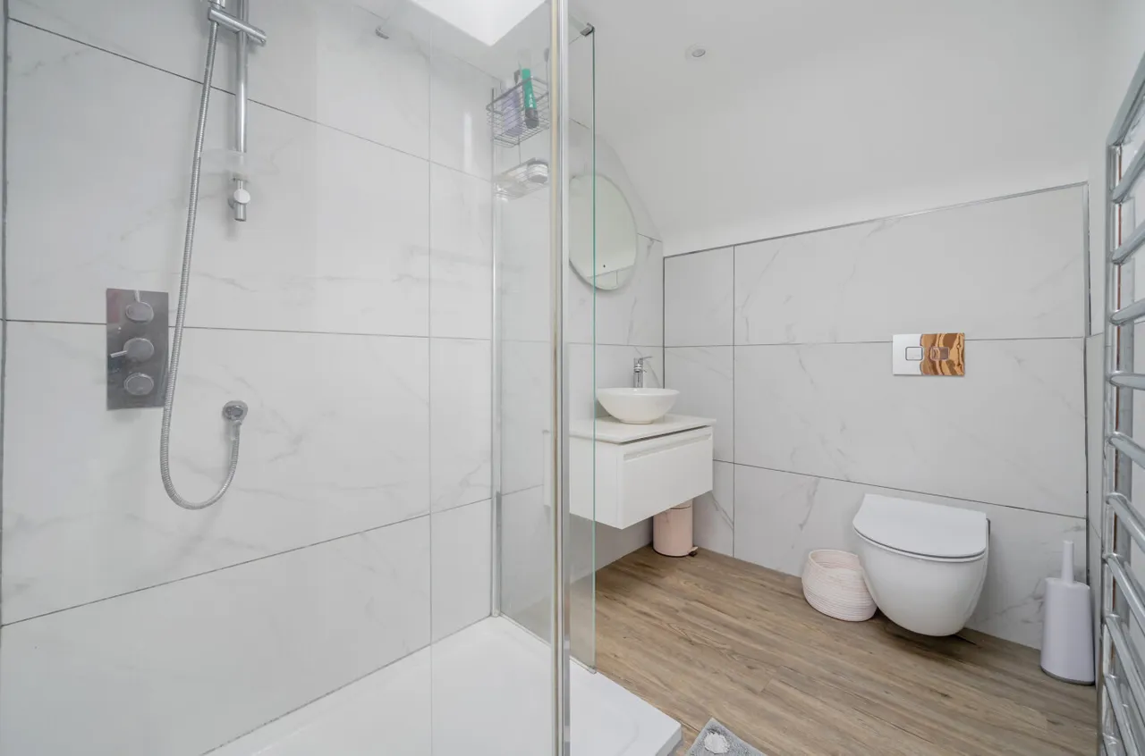 Priors Hill Lane, Bursledon, SO31, photo 18