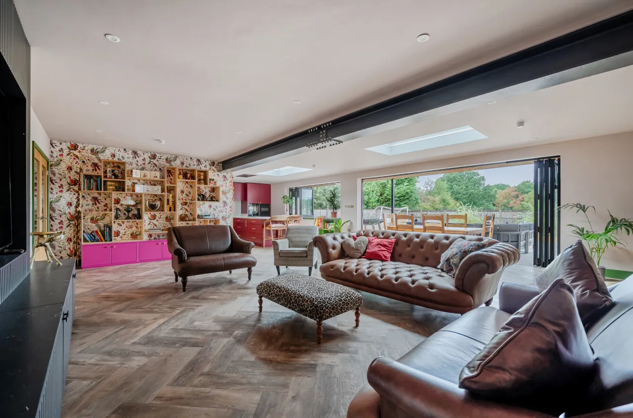 Priors Hill Lane, Bursledon, SO31, photo 6