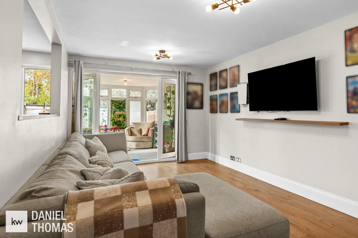 Longcroft Drive, Waltham Cross, EN8, photo 2