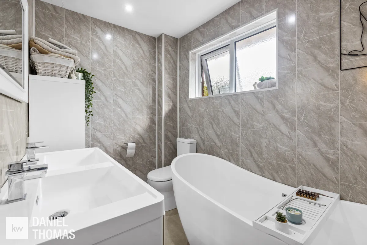 Longcroft Drive, Waltham Cross, EN8, photo 18