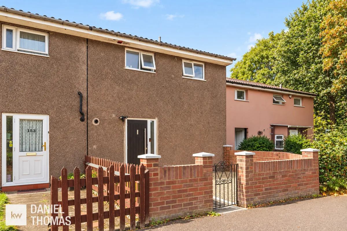 2 bed house for sale, Longcroft Drive, Waltham Cross, EN8