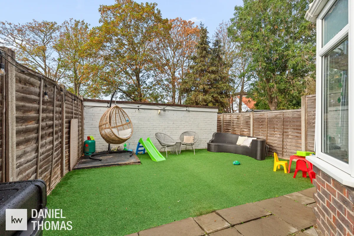Longcroft Drive, Waltham Cross, EN8, photo 23
