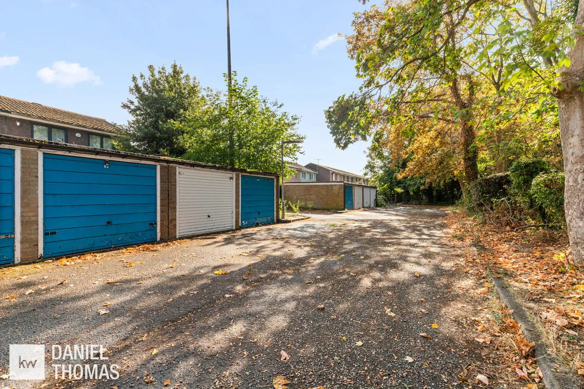 Longcroft Drive, Waltham Cross, EN8, photo 26
