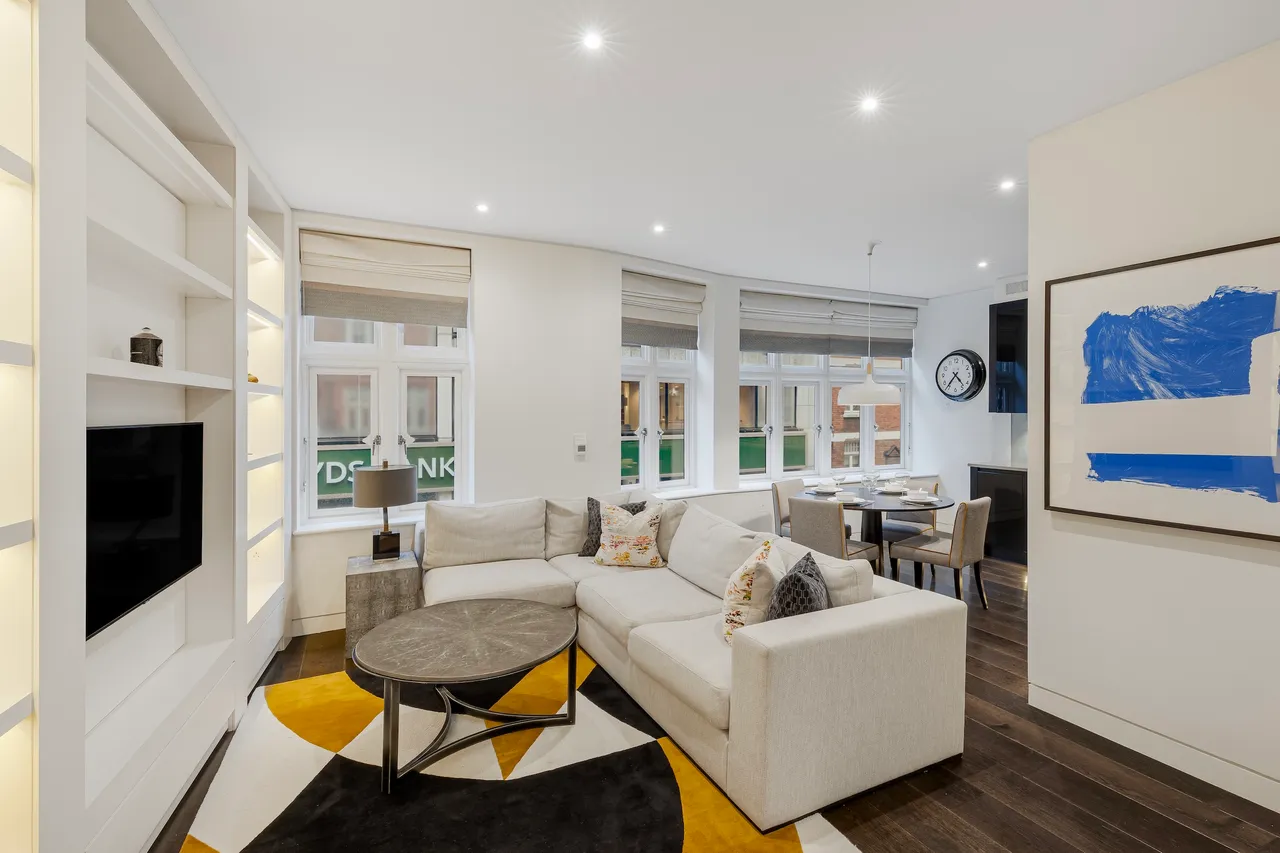 2 bed flat to rent — Duke Street, Mayfair, London